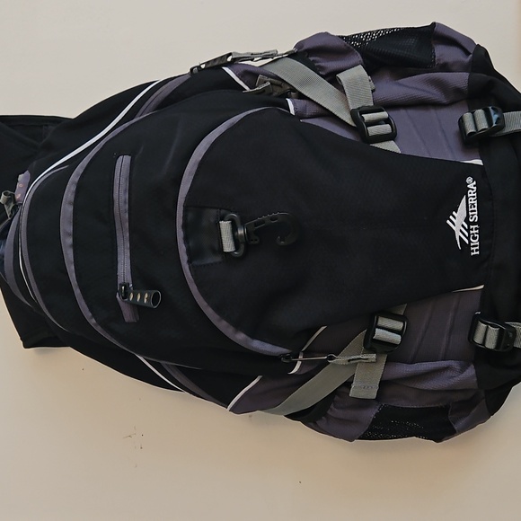 High Sierra Backpack. - Picture 2 of 11